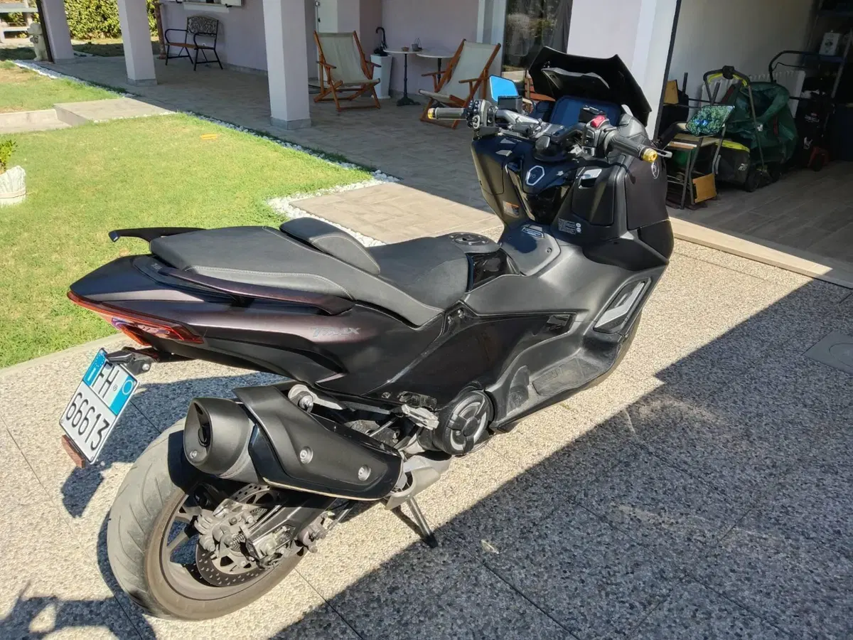 Yamaha T-Max 560 Tech Max (2022 - 24) (2)