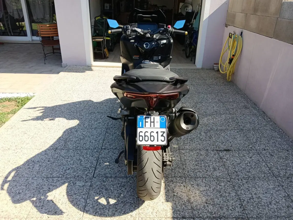 Yamaha T-Max 560 Tech Max (2022 - 24) (3)