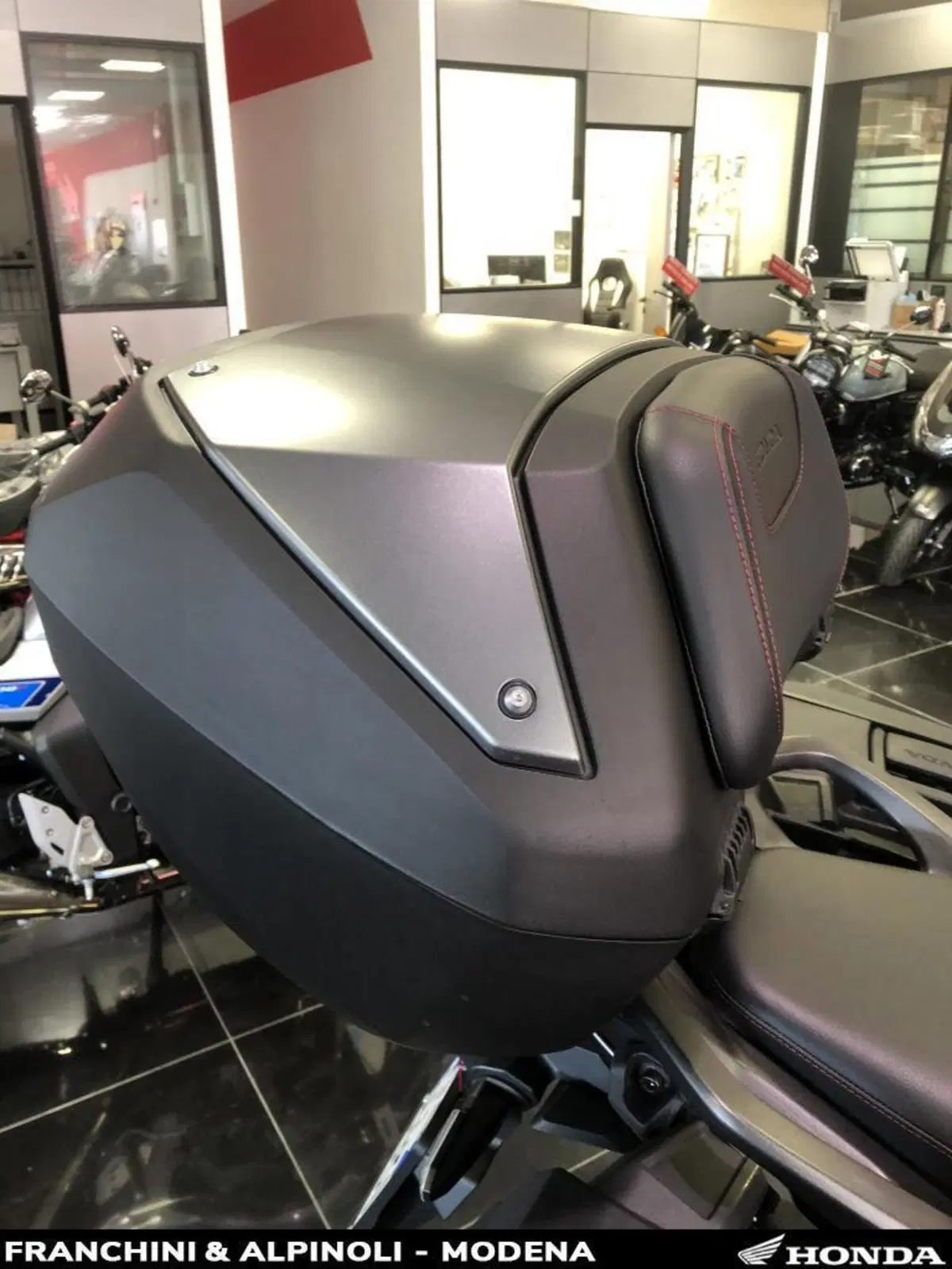 Honda NT 1100 Travel (2022 - 24) (6)