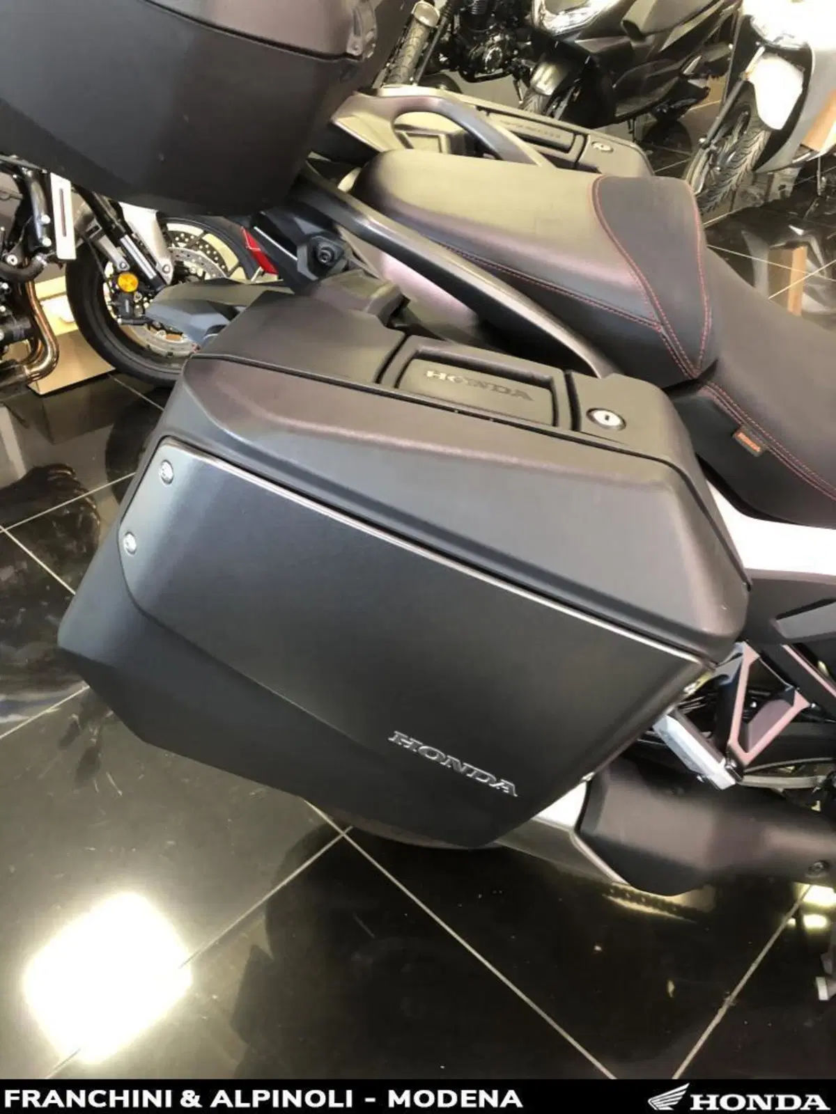 Honda NT 1100 Travel (2022 - 24) (7)