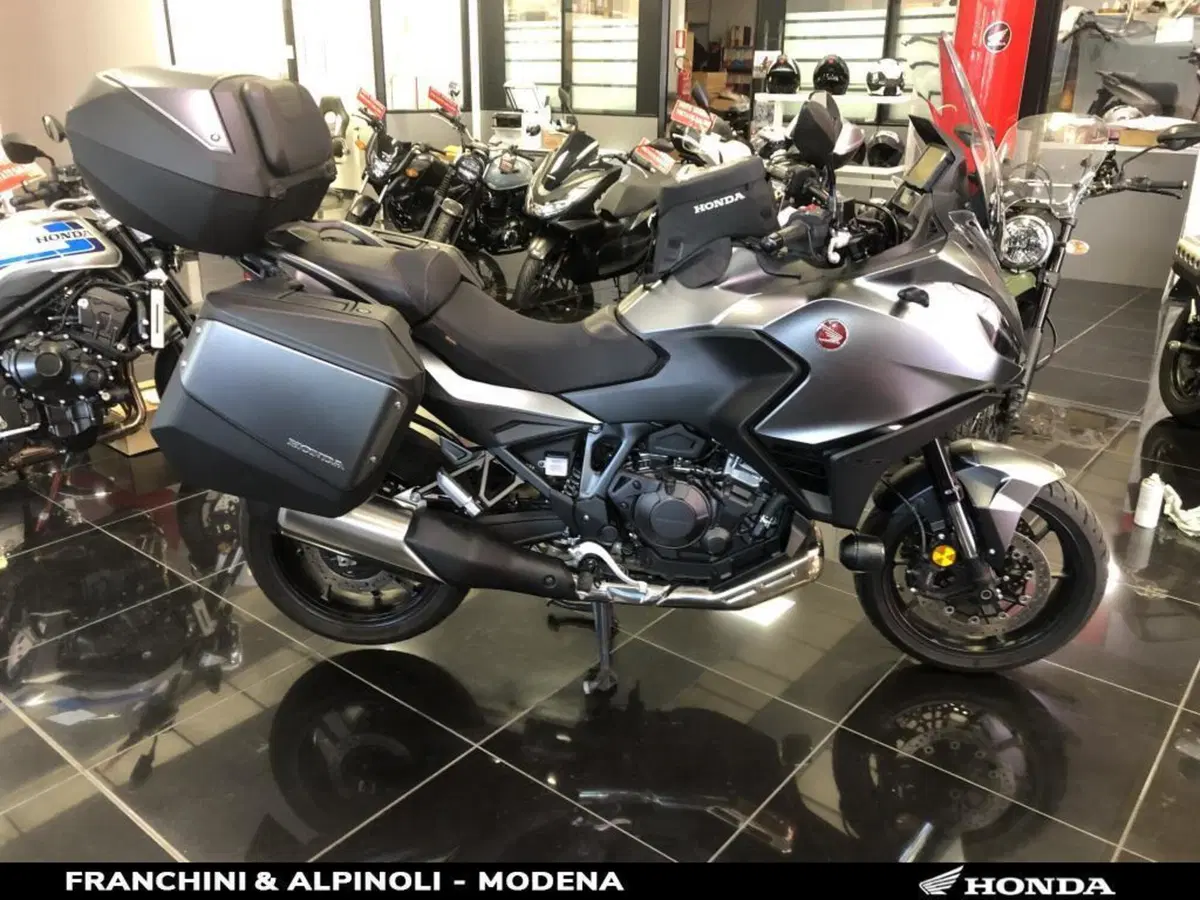 Honda NT 1100 Travel (2022 - 24) (13)