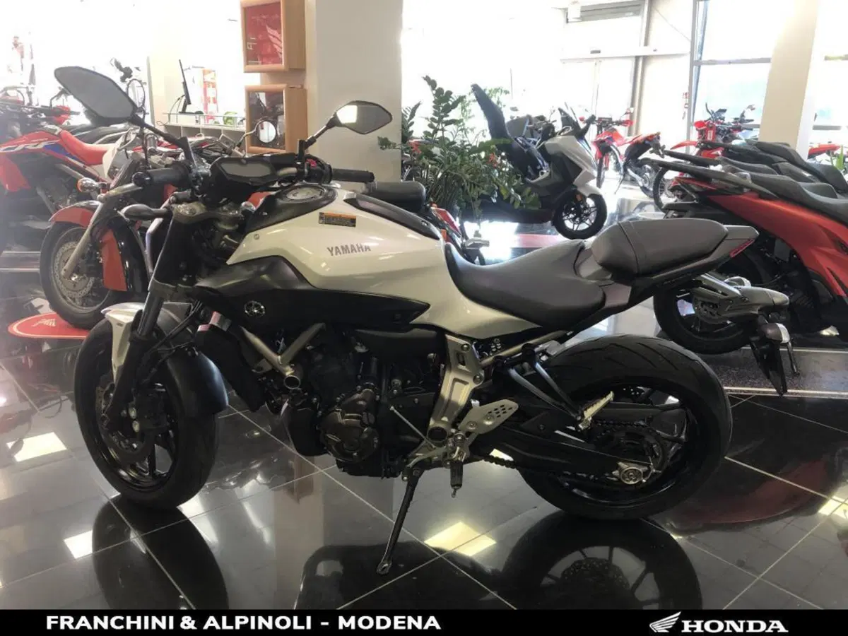 Yamaha MT-07 (2014 - 16) (11)