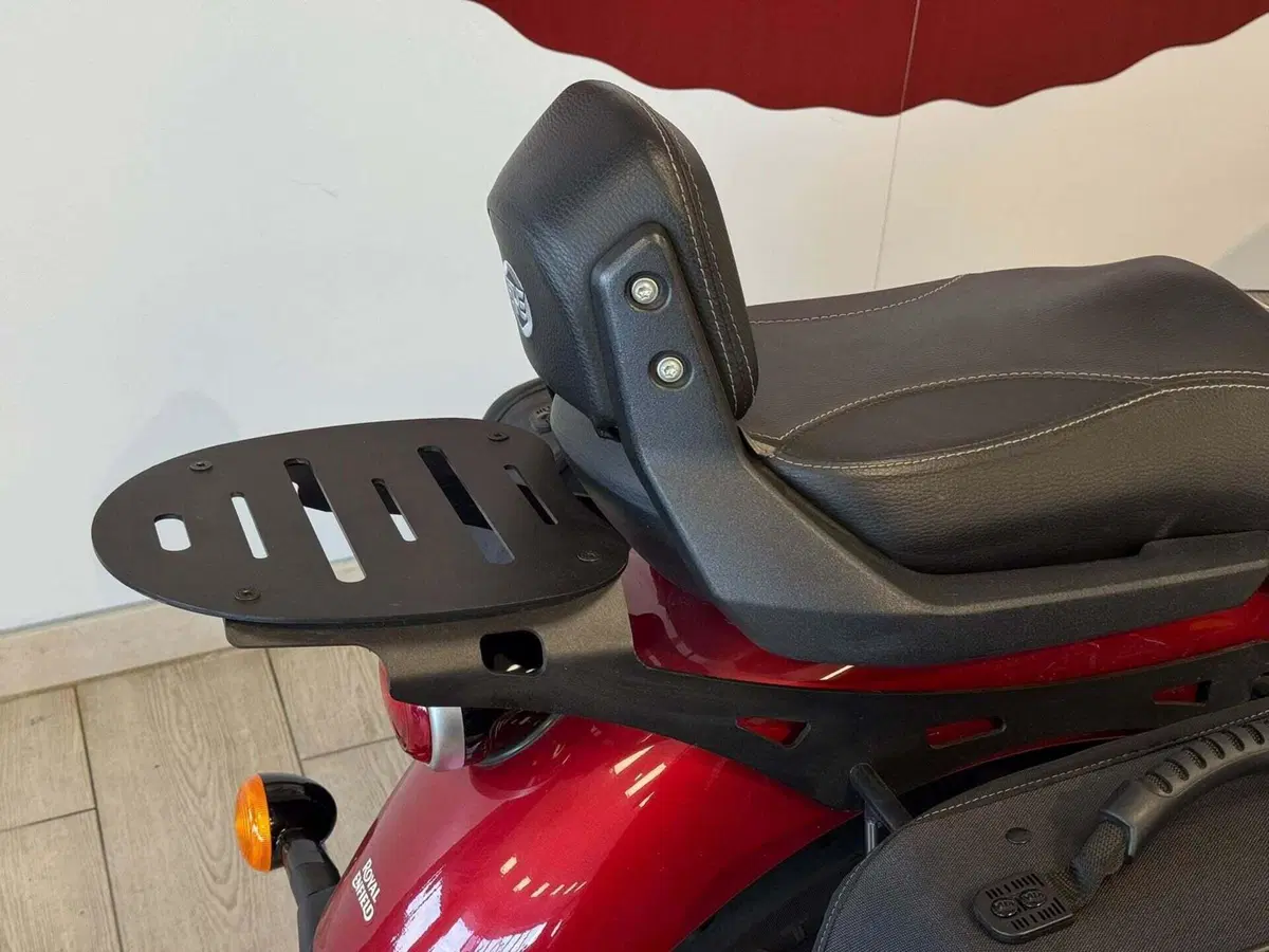 Royal Enfield Super Meteor 650 (2023 - 26) (10)
