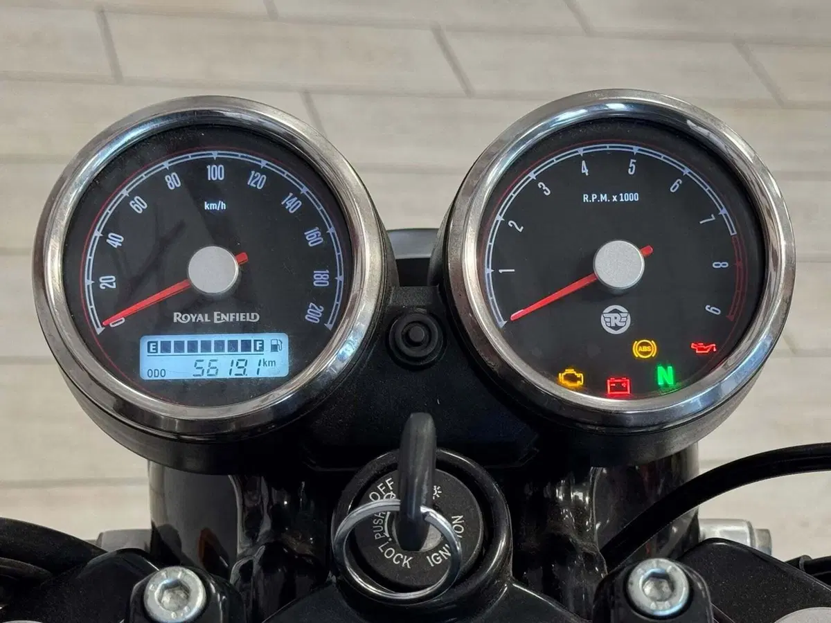 Royal Enfield Interceptor 650 (2021 - 26) (5)
