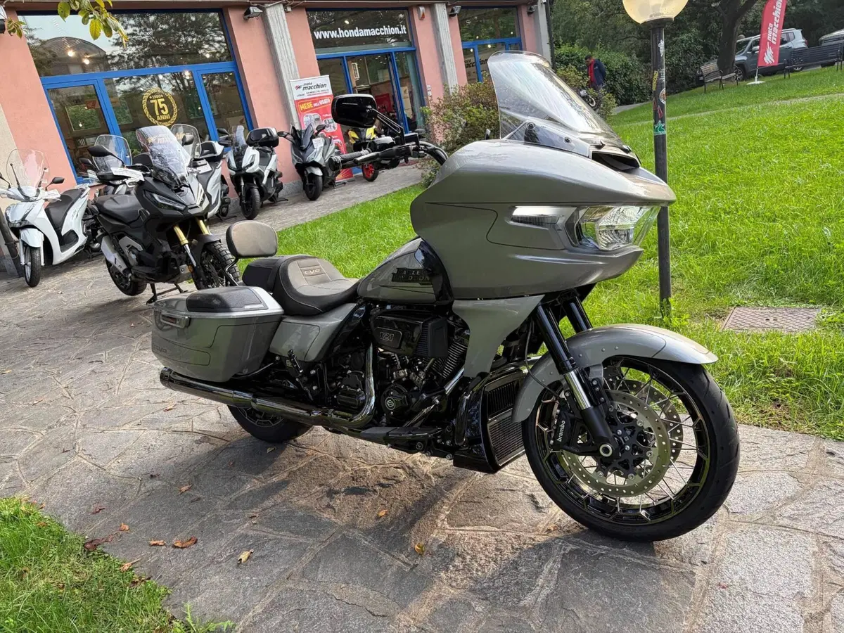 Harley-Davidson CVO Road Glide (2023) (4)