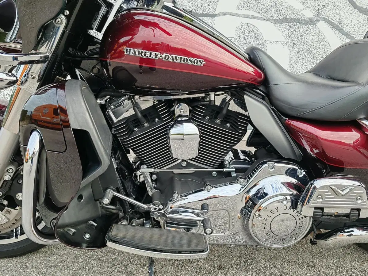 Harley-Davidson 1690 Electra Glide Ultra Limited (2014 - 15) - FLHTK (6)