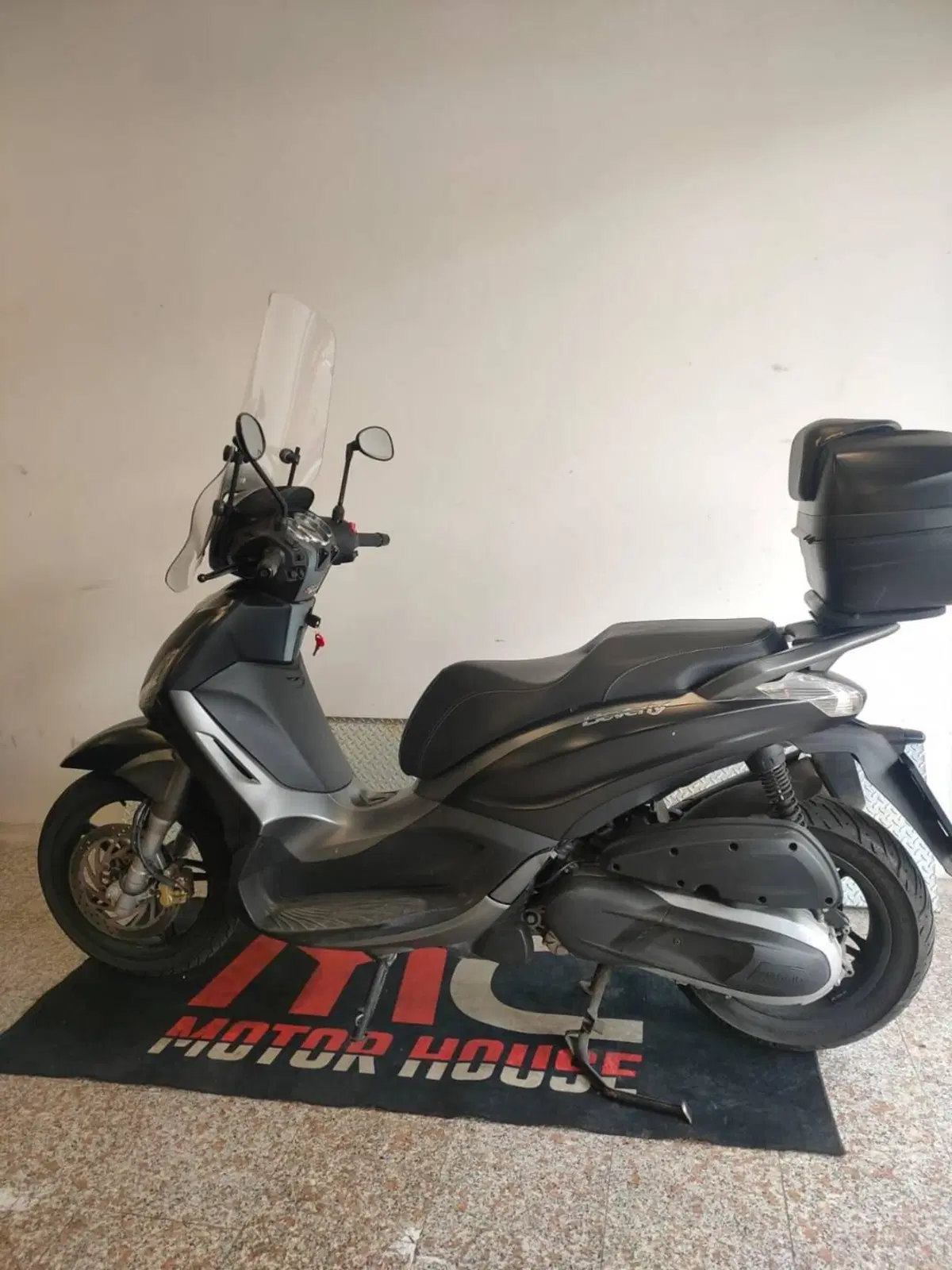 Piaggio Beverly 350 Police ABS-ASR (2018 - 20) (2)