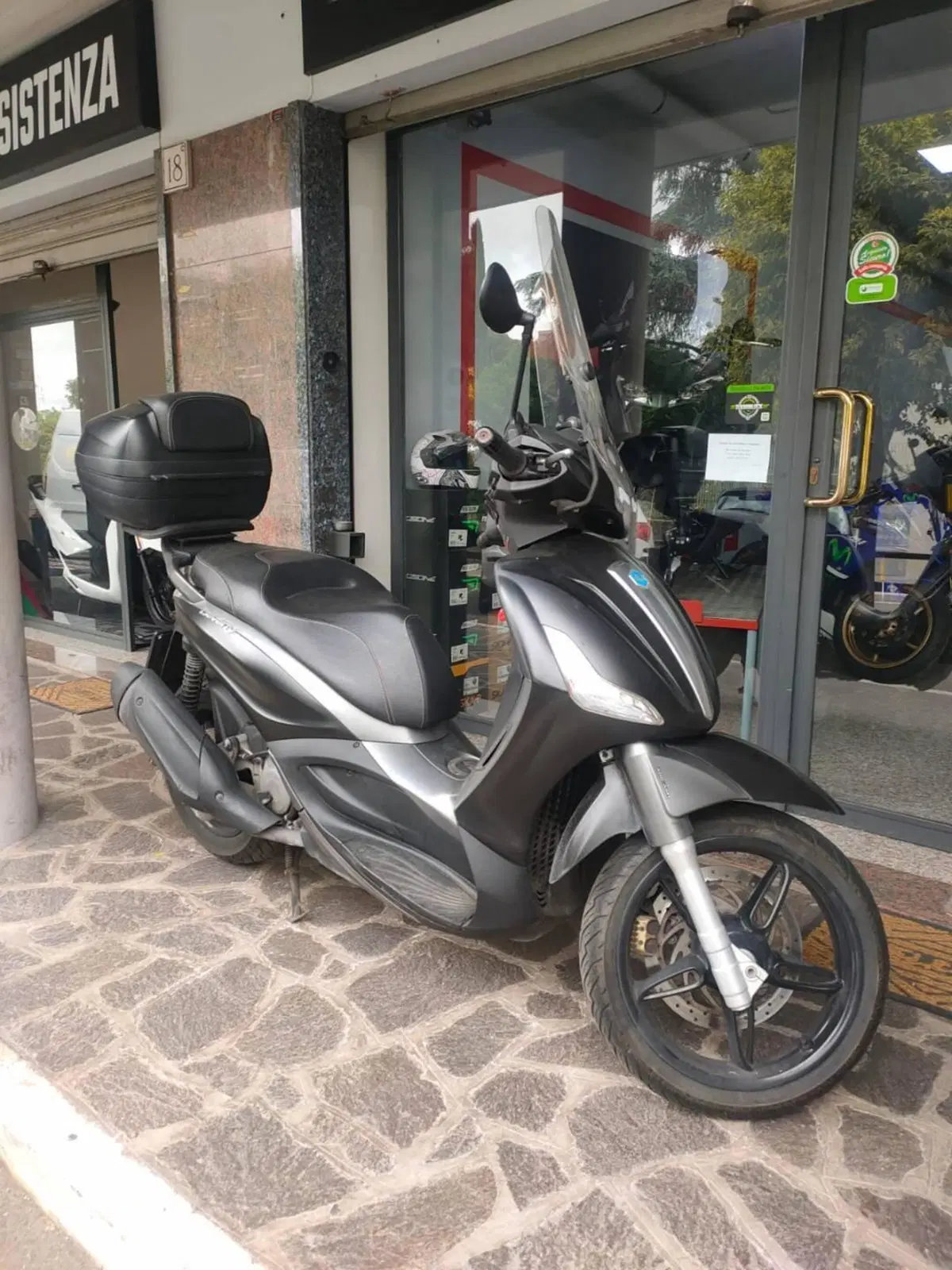 Piaggio Beverly 350 Police ABS-ASR (2018 - 20) (4)