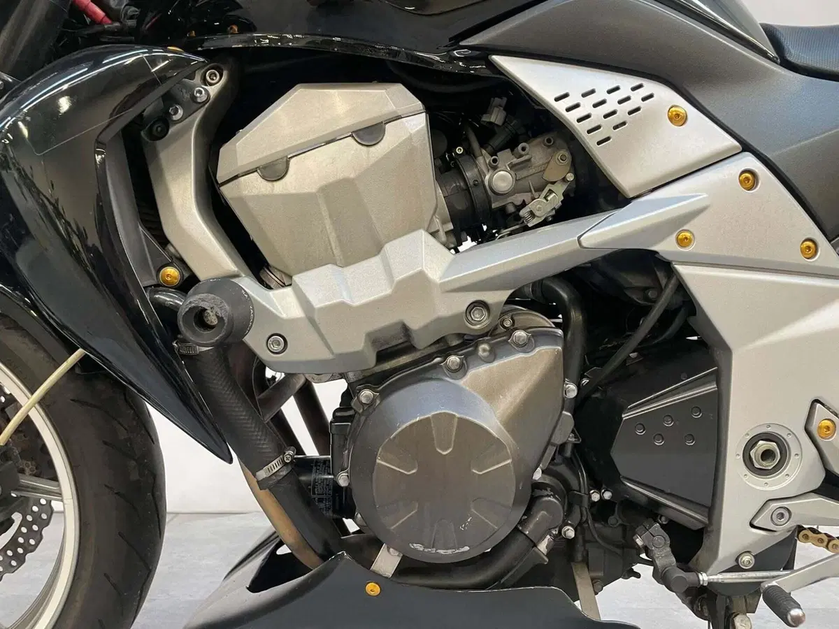 Kawasaki Z 750 (2007 - 14) (4)