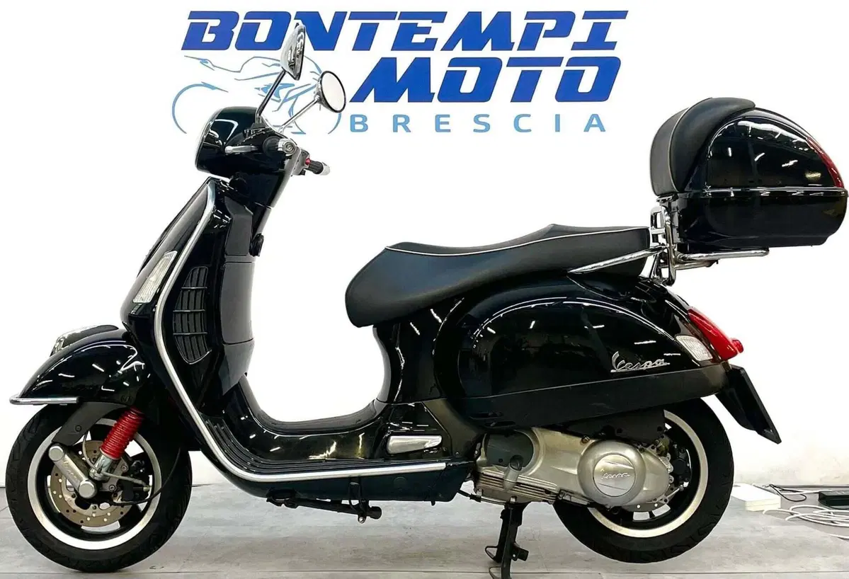 Vespa GTS 300 Super (2008 - 16) (2)