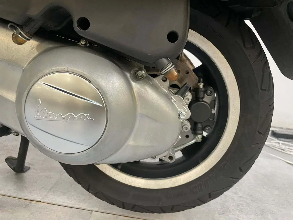 Vespa GTS 300 Super (2008 - 16) (3)