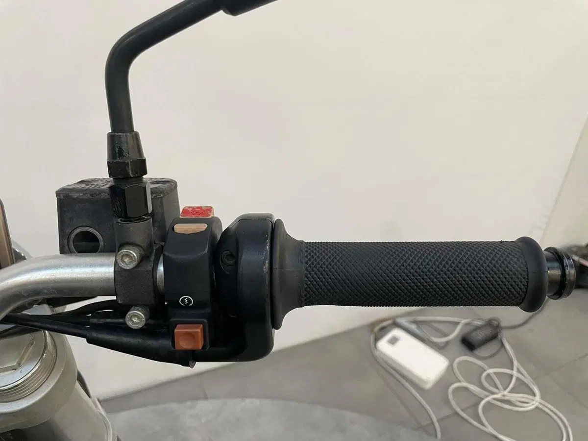 Ducati Monster 600 Dark (1998 - 01) (10)
