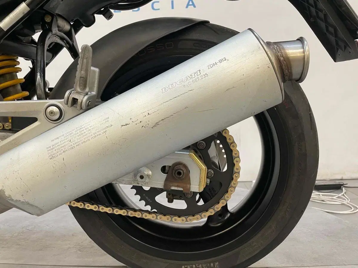 Ducati Monster 600 Dark (1998 - 01) (15)