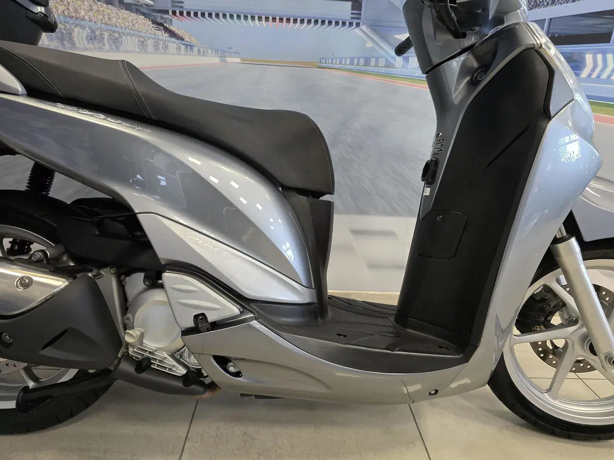 Honda SH 300 i ABS (2011 - 13) (12)