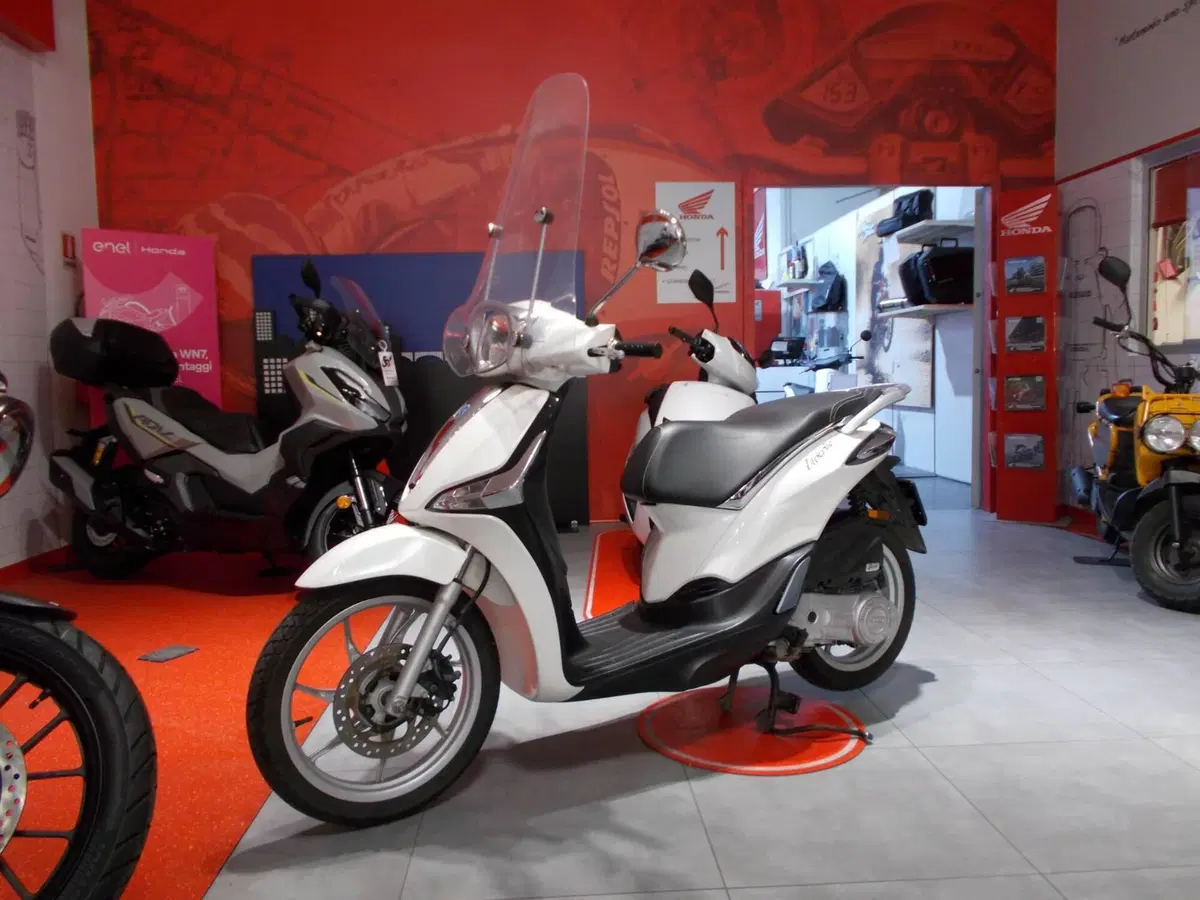 Piaggio Liberty 50 i-get (2016 - 18) (2)