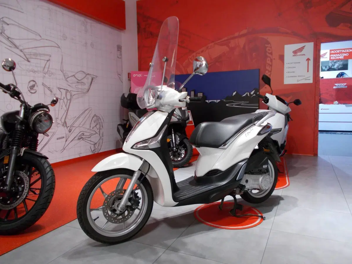 Piaggio Liberty 50 i-get (2016 - 18) (5)