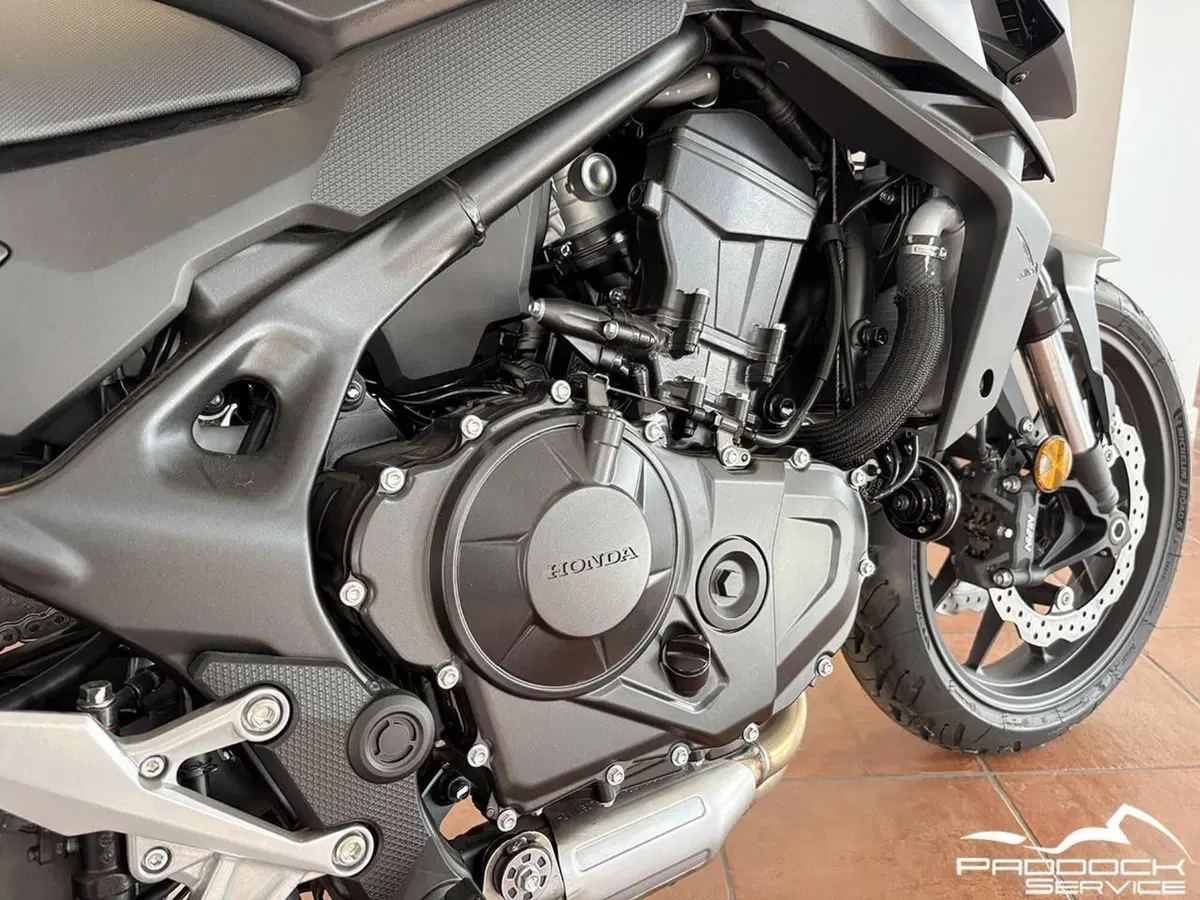 Honda CB 750 Hornet (2025) (3)