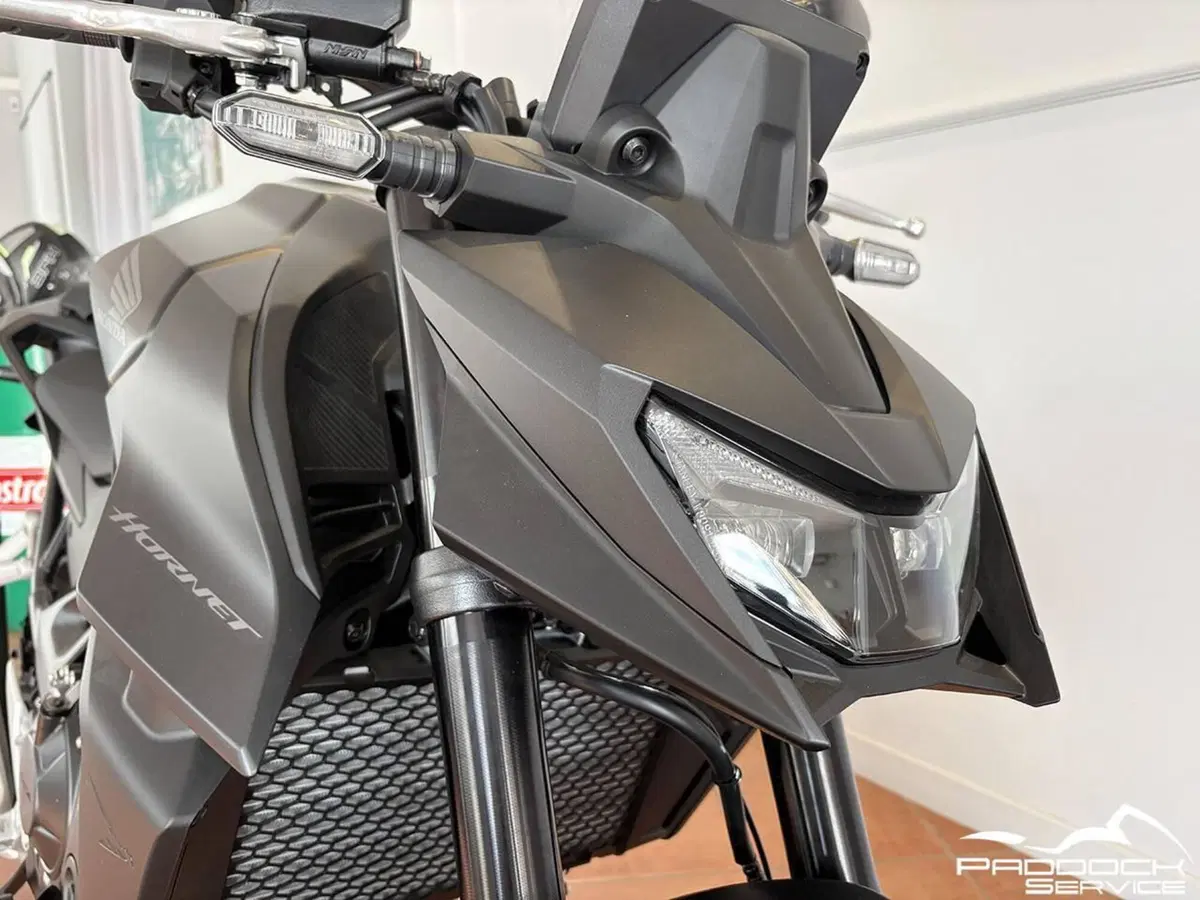 Honda CB 750 Hornet (2025) (2)
