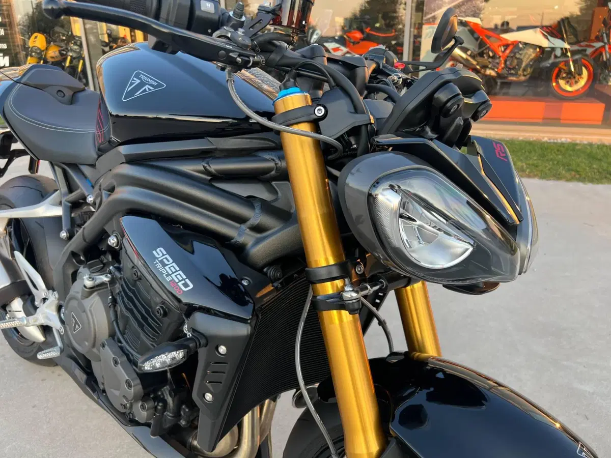 Triumph Speed Triple 1200 RS (2025 - 26) (2)