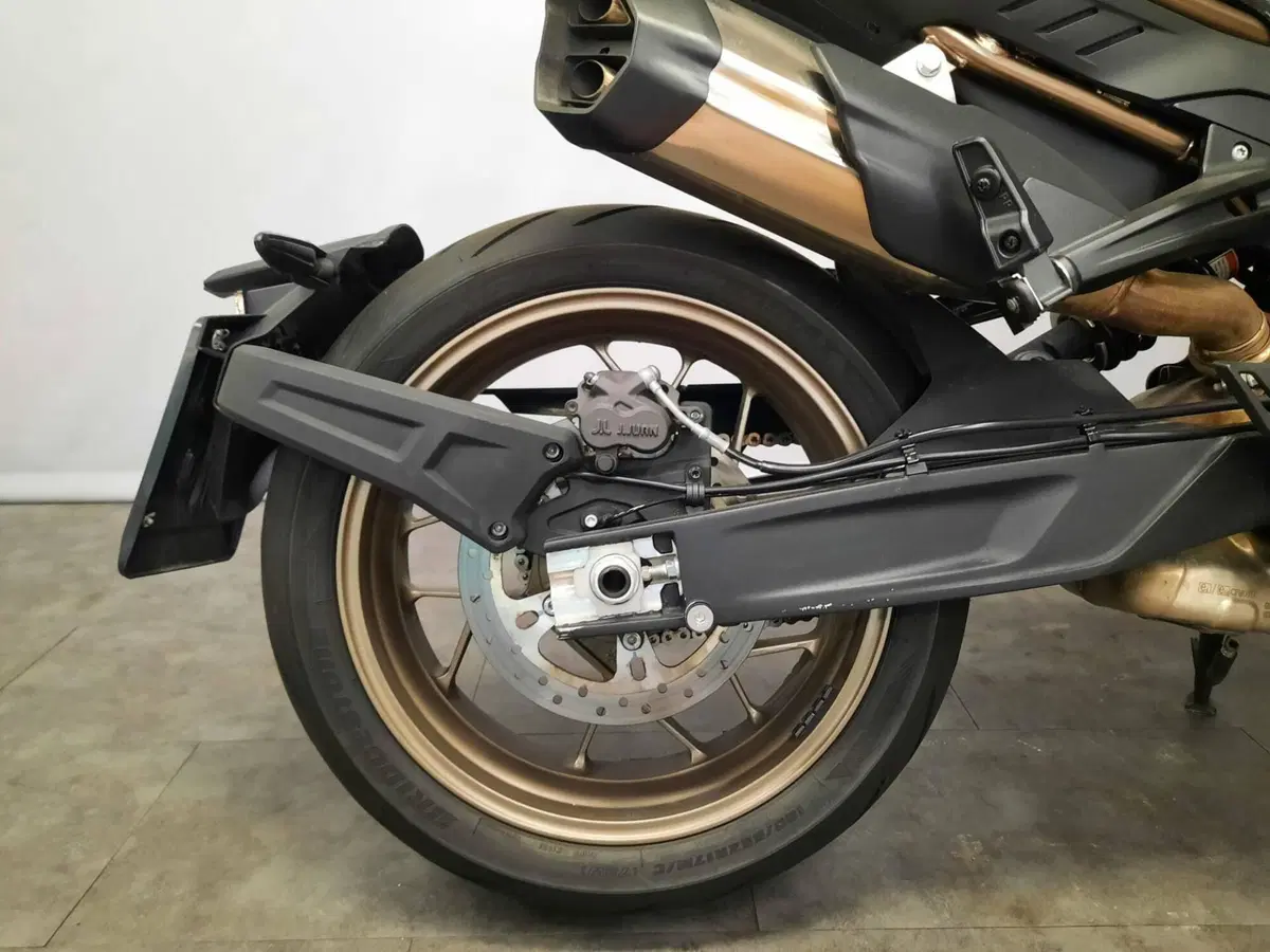 CFMOTO 800NK Sport (2023 - 26) (3)