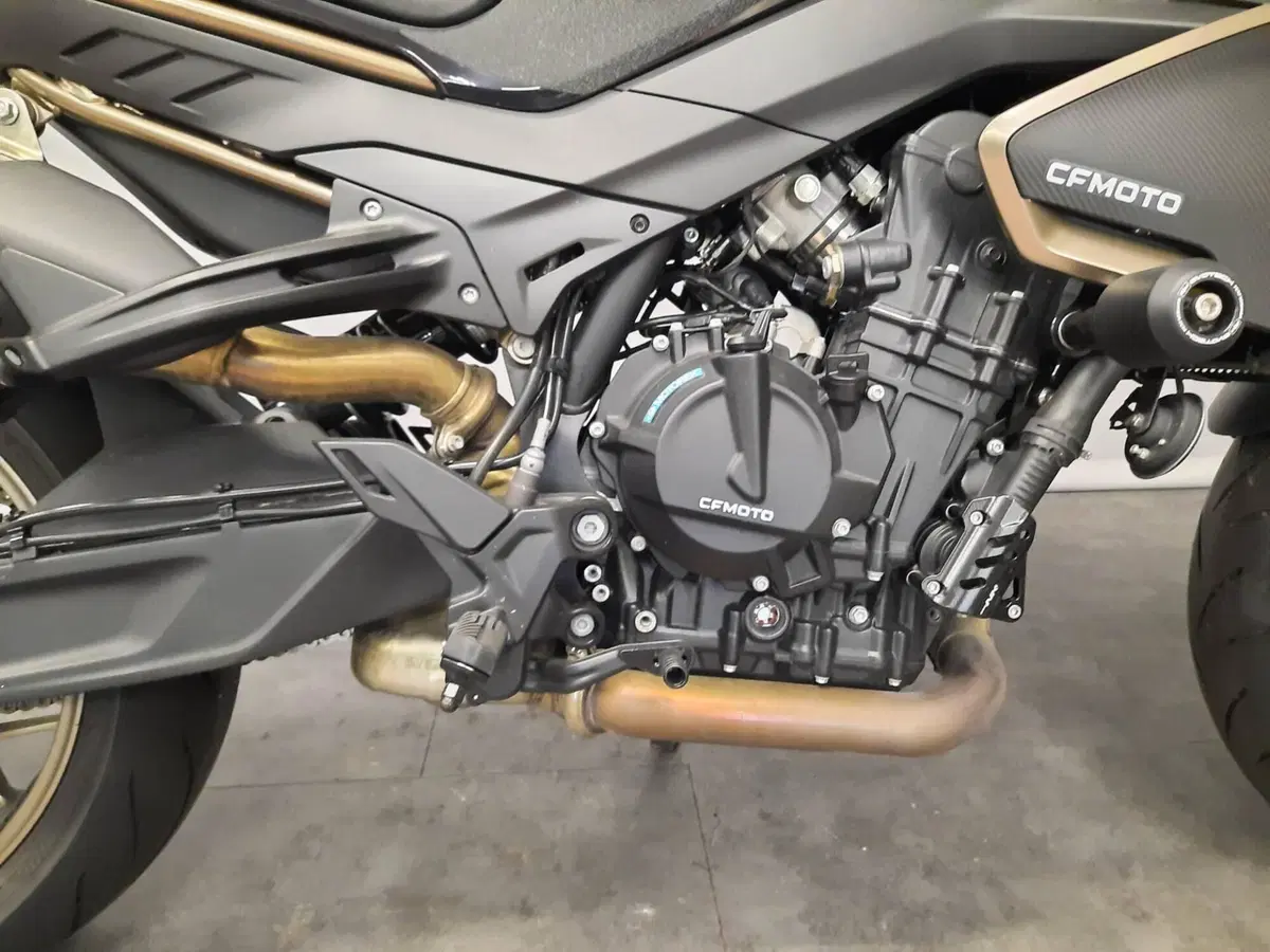 CFMOTO 800NK Sport (2023 - 26) (4)