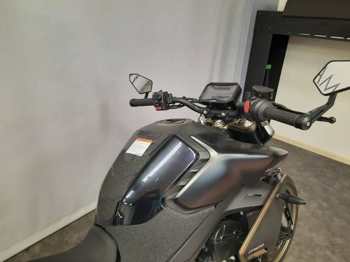 CFMOTO 800NK Sport (2023 - 26) (9)