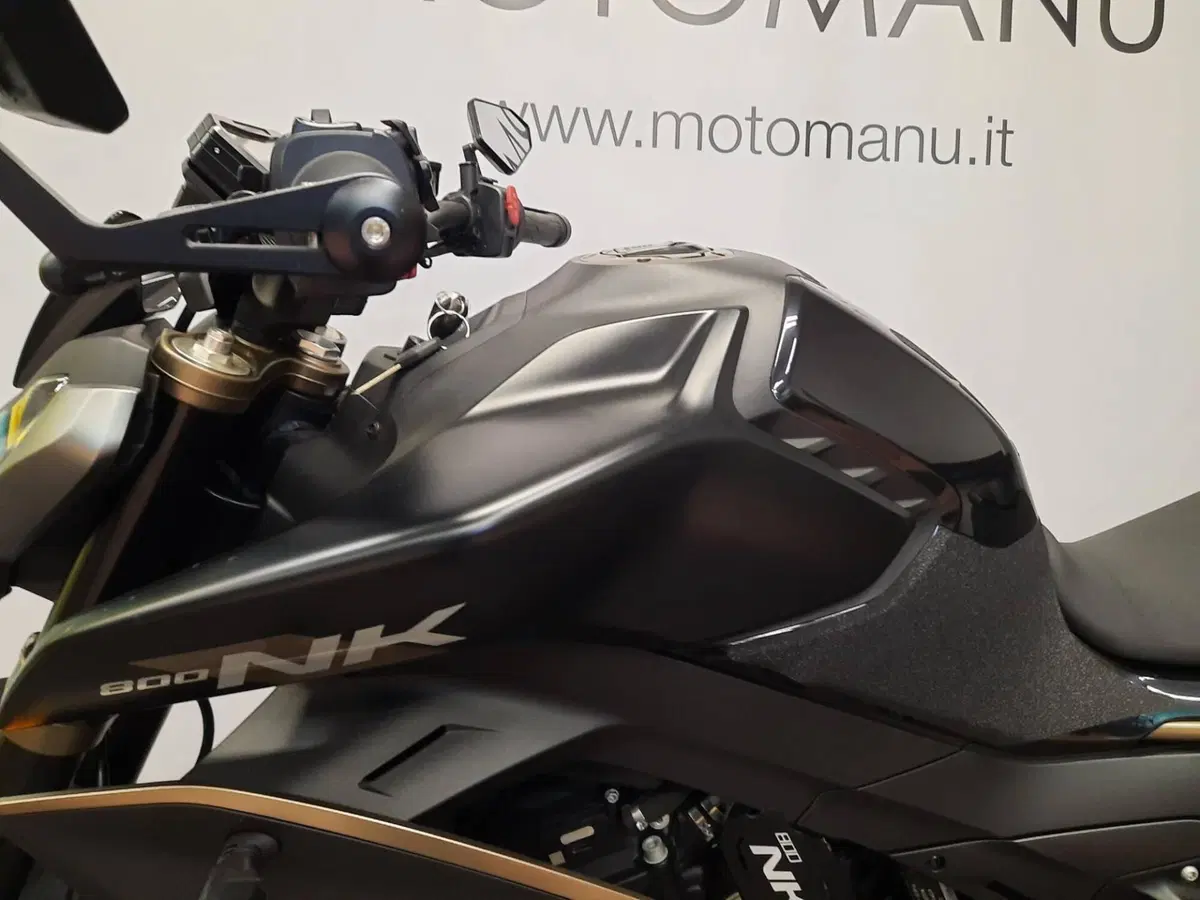 CFMOTO 800NK Sport (2023 - 26) (18)