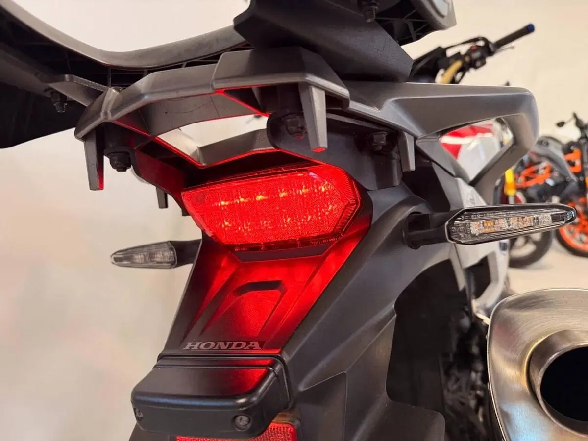 Honda Africa Twin CRF 1000L DCT ABS (2016 - 17) (12)