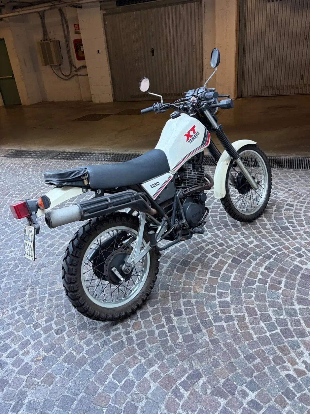Yamaha XT 550 (3)