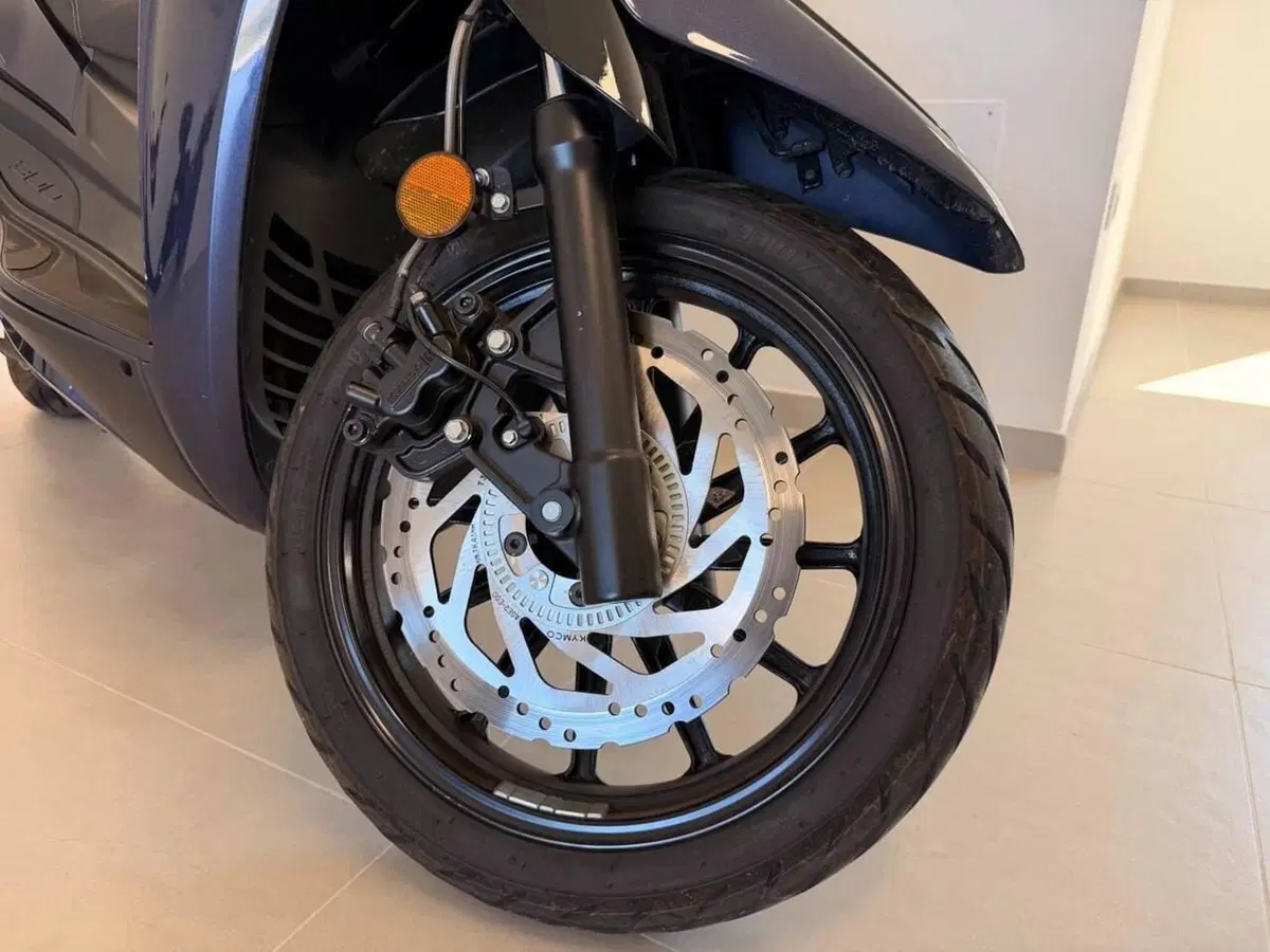 Kymco Agility 300i (2021 - 25) (3)