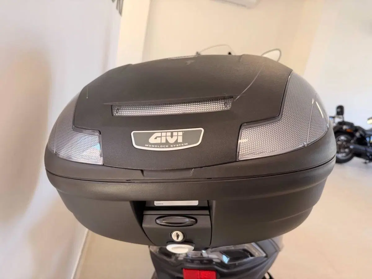 Kymco Agility 300i (2021 - 25) (8)