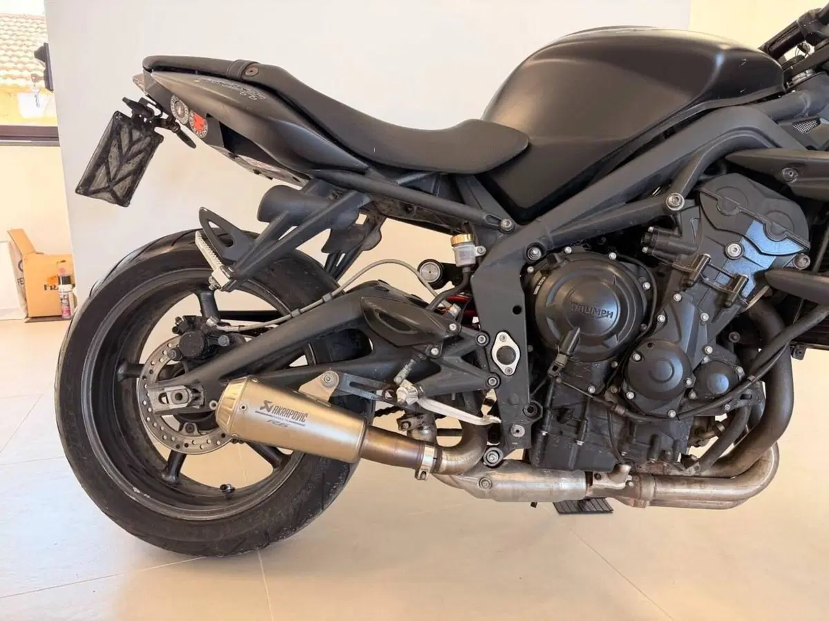 Triumph Street Triple (2007 - 12) (4)