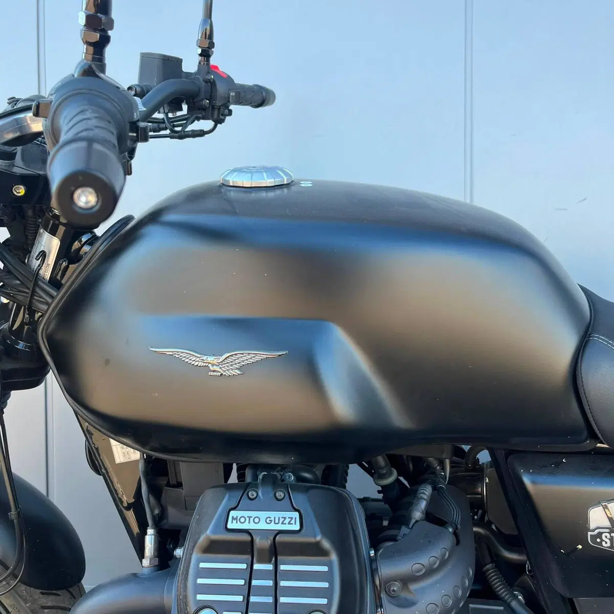 Moto Guzzi V7 Stone (2025 - 26) (19)
