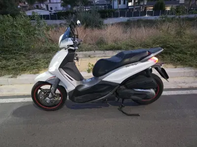 Piaggio Beverly 350 SportTouring ie ABS (2011 - 17) usata