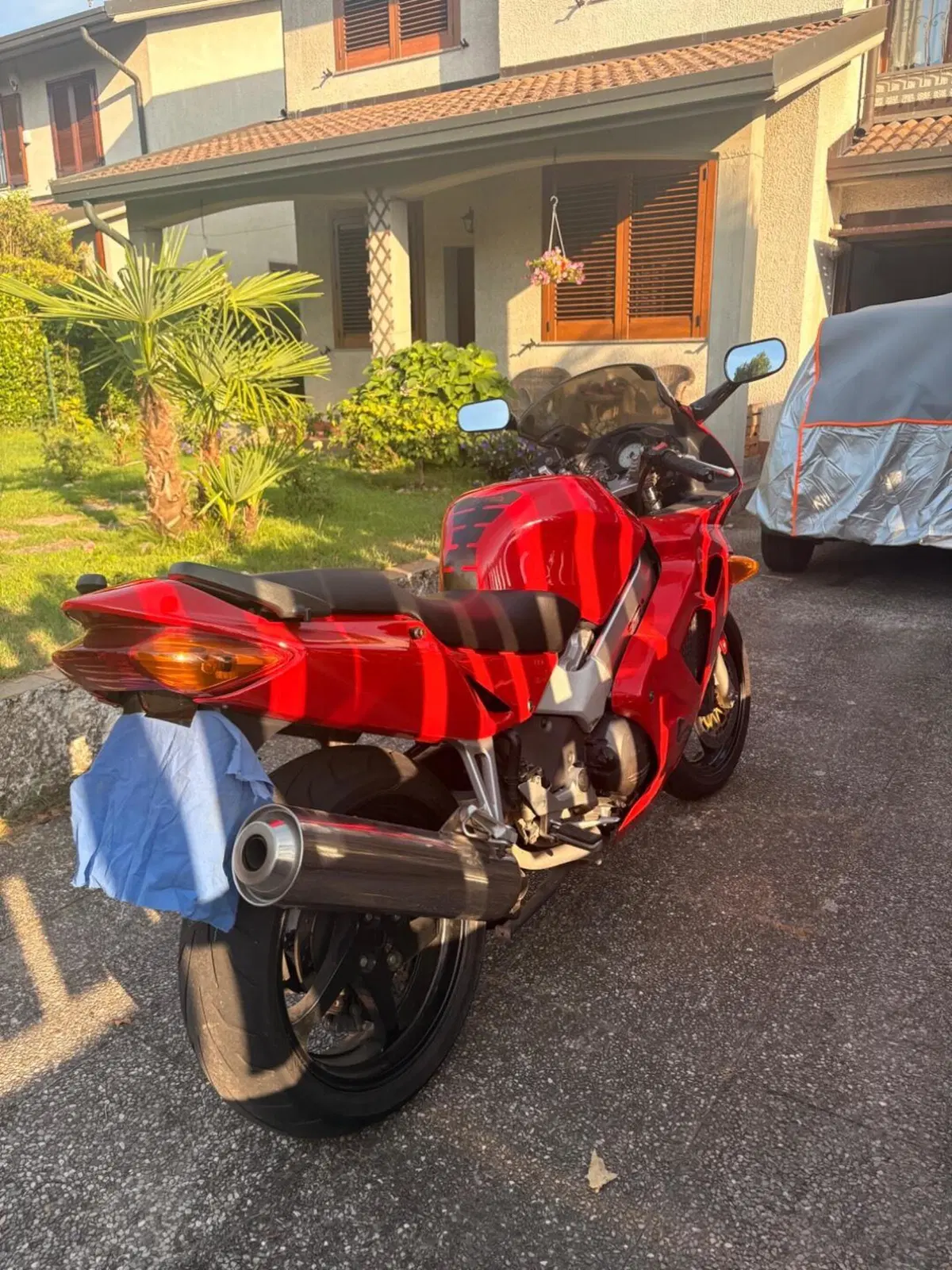 Honda VFR 800 (1998 - 01) (4)
