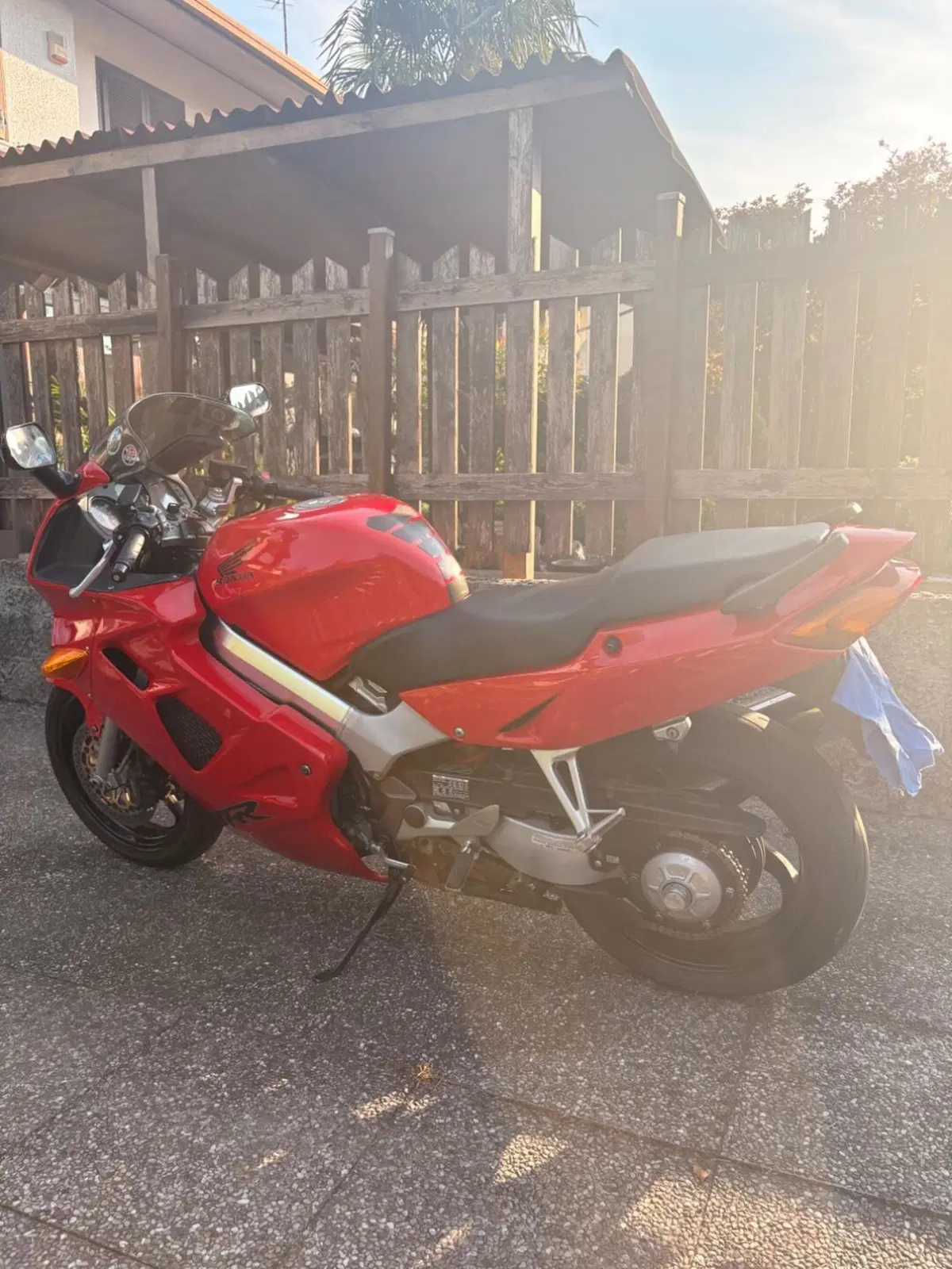 Honda VFR 800 (1998 - 01) (5)