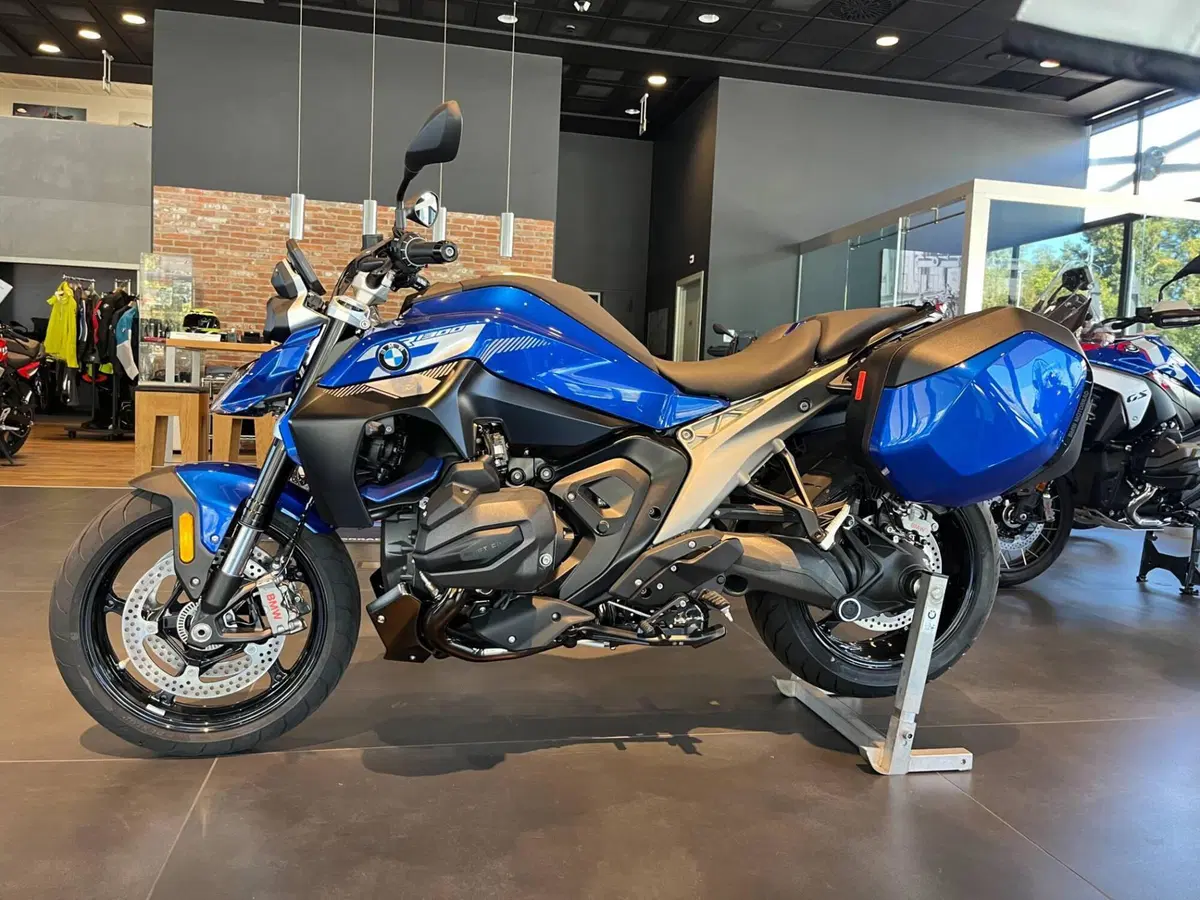 Bmw R 1300 R (2026 - 27) (10)