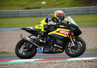 SBK – Grandi cambiamenti nella Supersport 2027. Nuovi Team ufficiali per Triumph e QJ