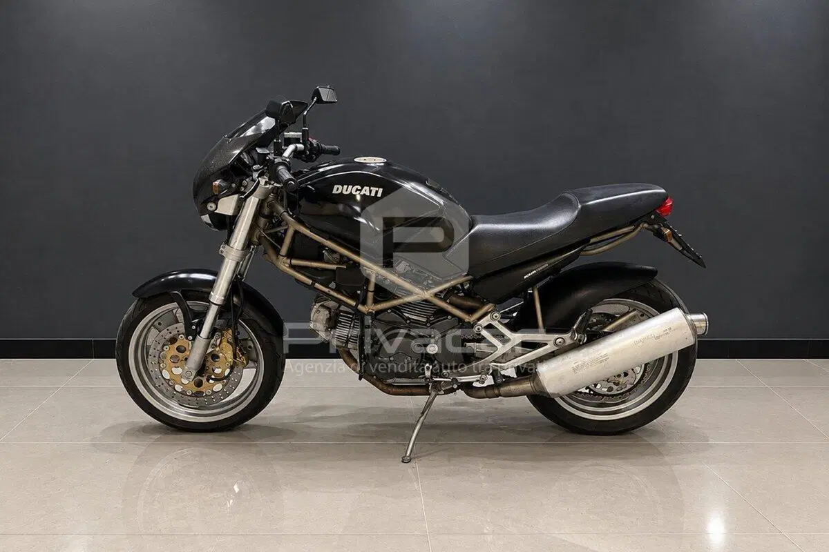 Ducati Monster 600 Dark (1998 - 01) (2)