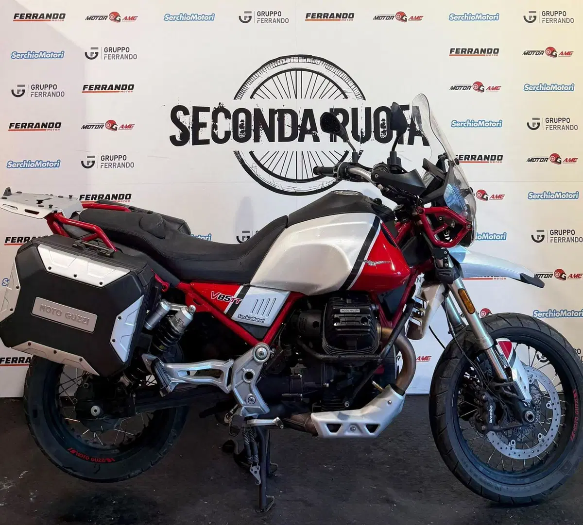 Moto Guzzi V85 TT Evocative Graphics (2019 - 20)