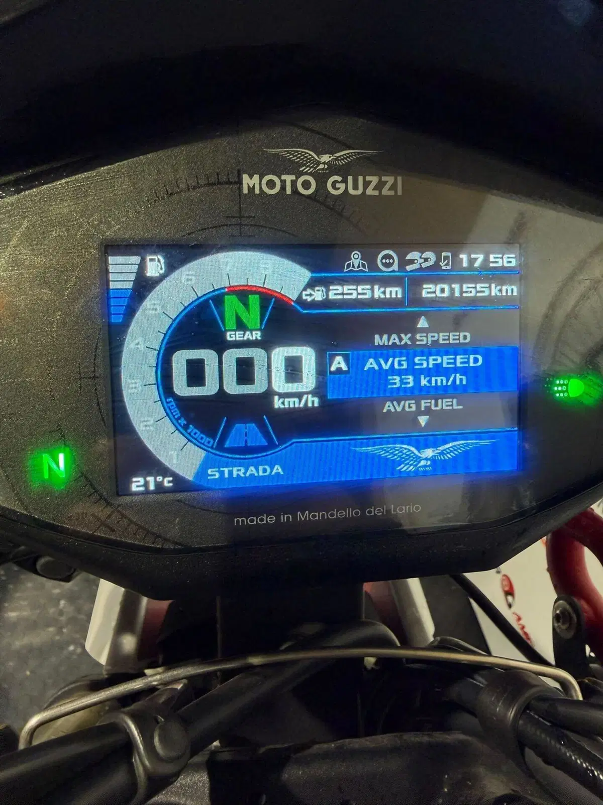 Moto Guzzi V85 TT Evocative Graphics (2019 - 20) (5)