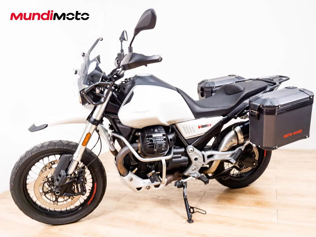Moto Guzzi V85 TT Travel (2020) (8)