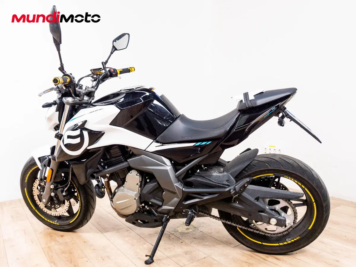 CFMOTO 650GT (2021 - 26) (7)