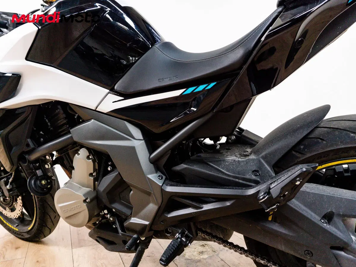 CFMOTO 650GT (2021 - 26) (10)