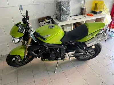 Triumph Street Triple (2007 - 12) usata