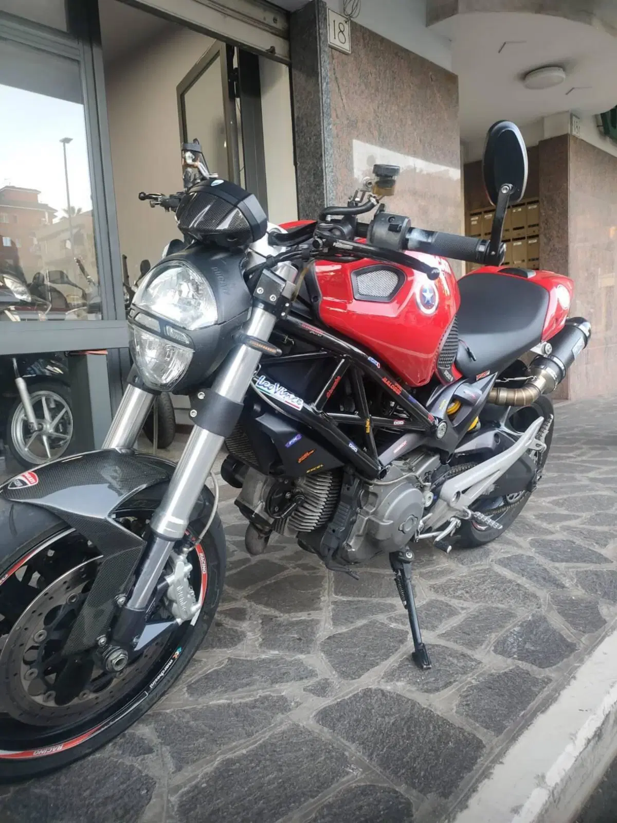 Ducati Monster 696 (2008 - 13) (2)