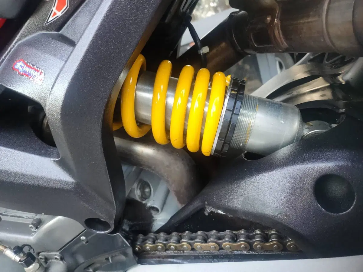 Ducati Monster 696 (2008 - 13) (4)