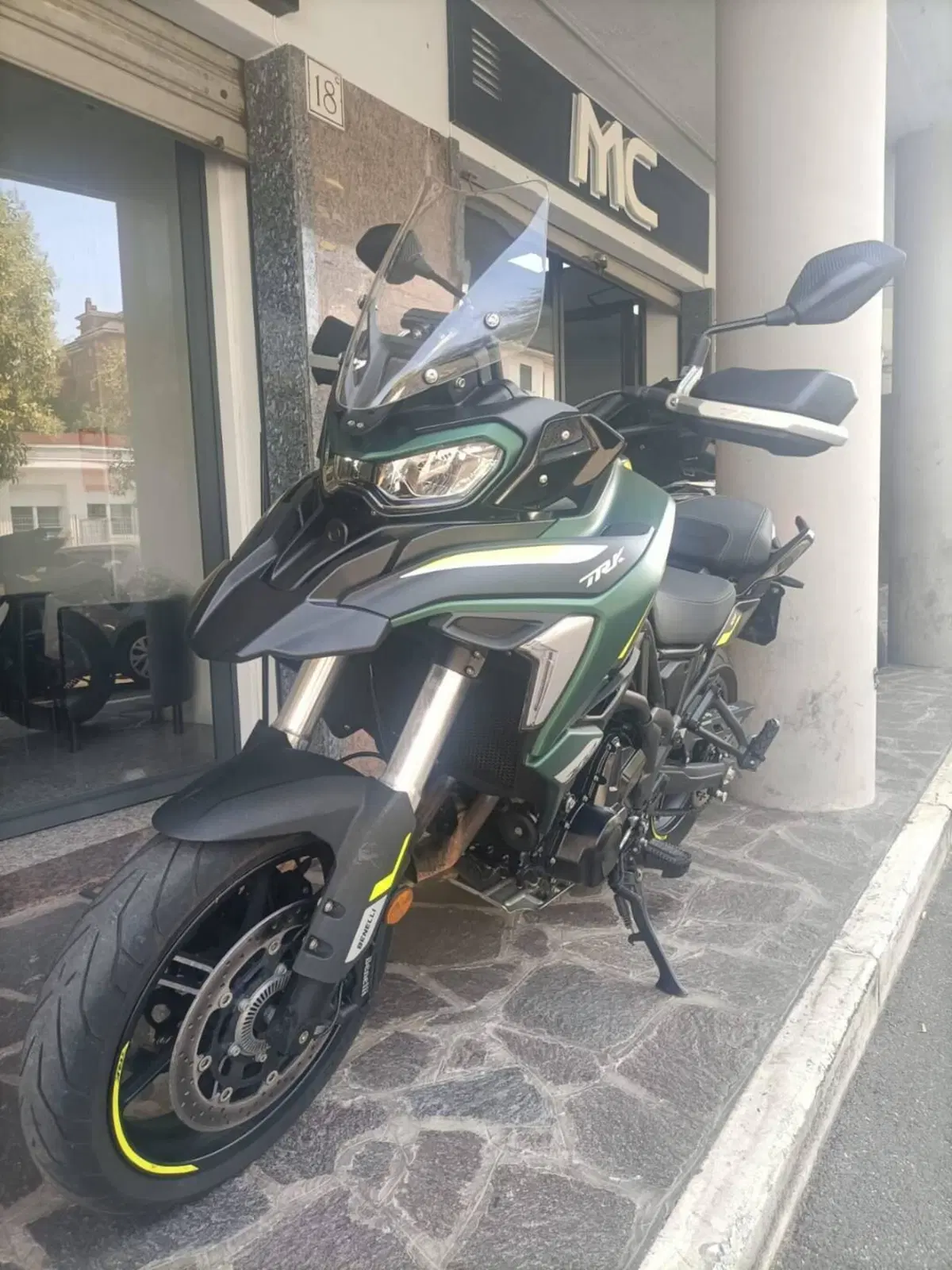 Benelli TRK 702 (2023 - 25) (2)