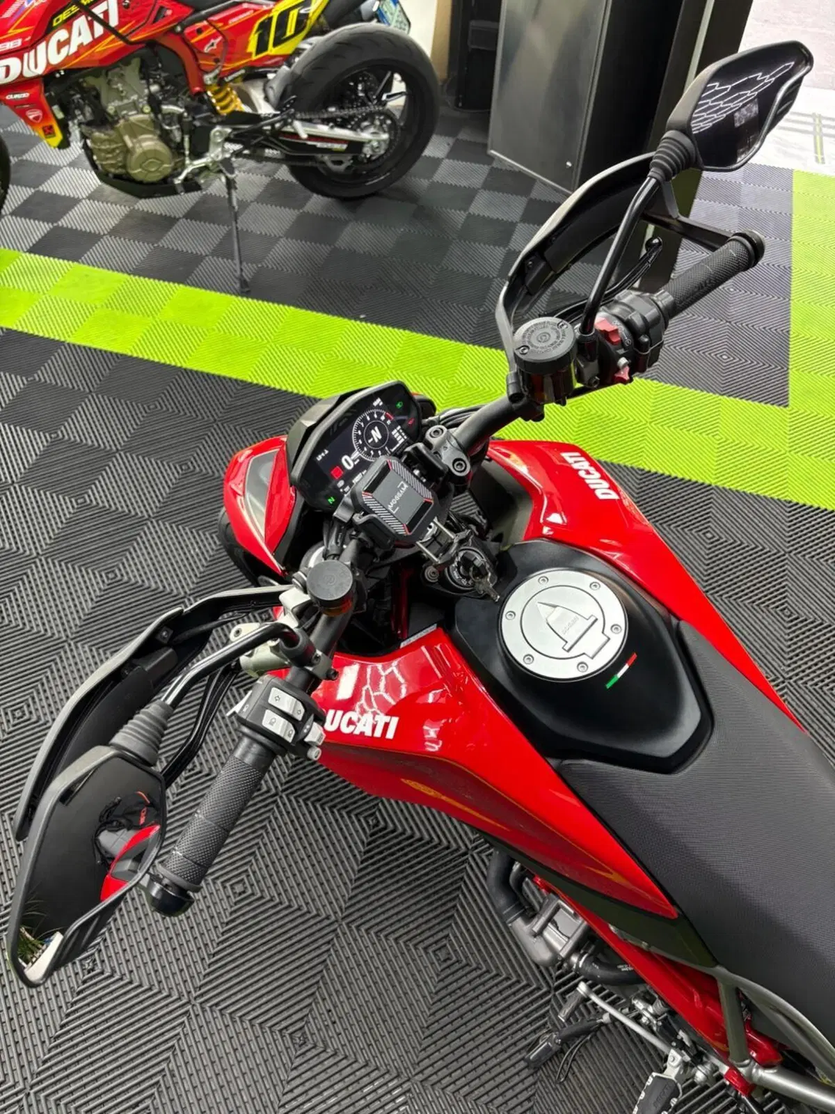 Ducati Hypermotard 950 (2022 - 25) (8)