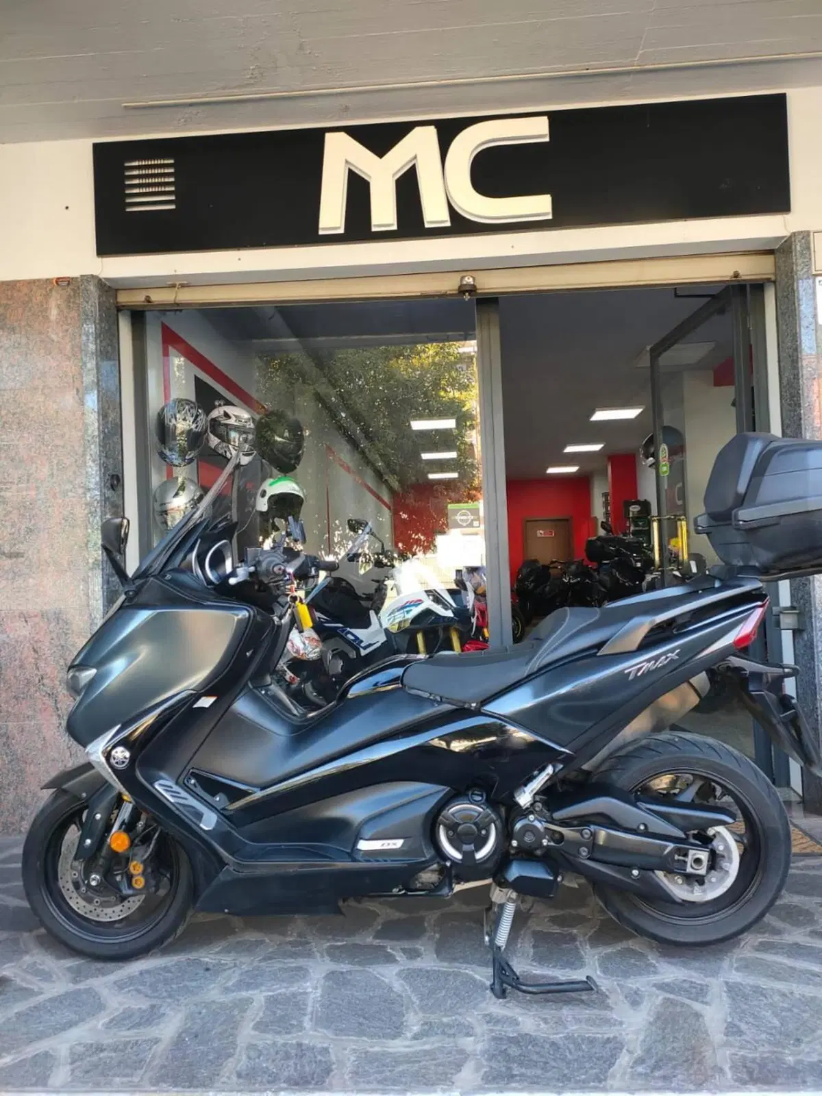 Yamaha T-Max 530 DX (2017 - 19) (4)